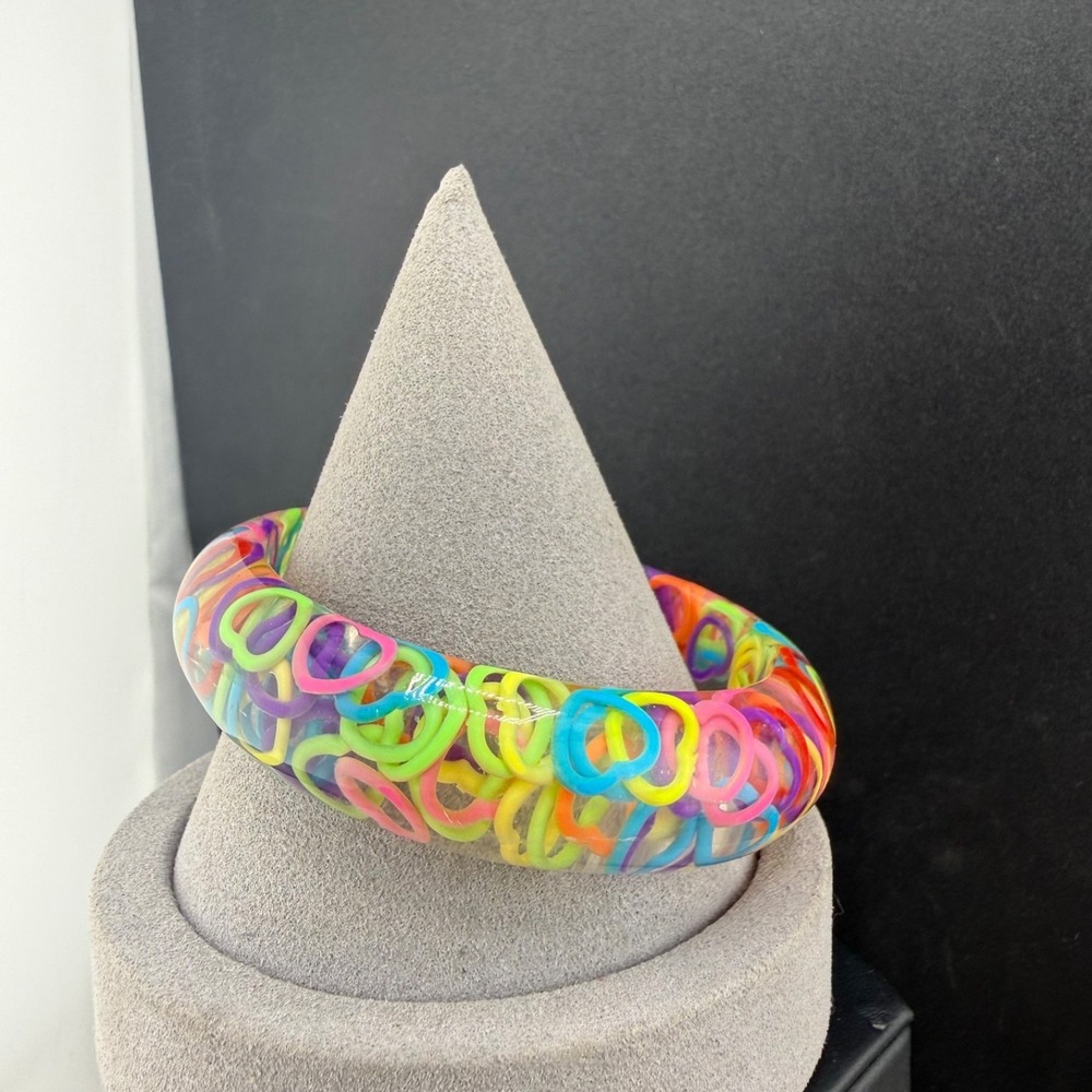 Resin Bangle Bracelet Clear Rainbow Heart‎ Rubber bands 8"